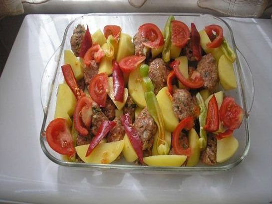 Fırında İzmir Köfte Tarifi ve Malzemeleri